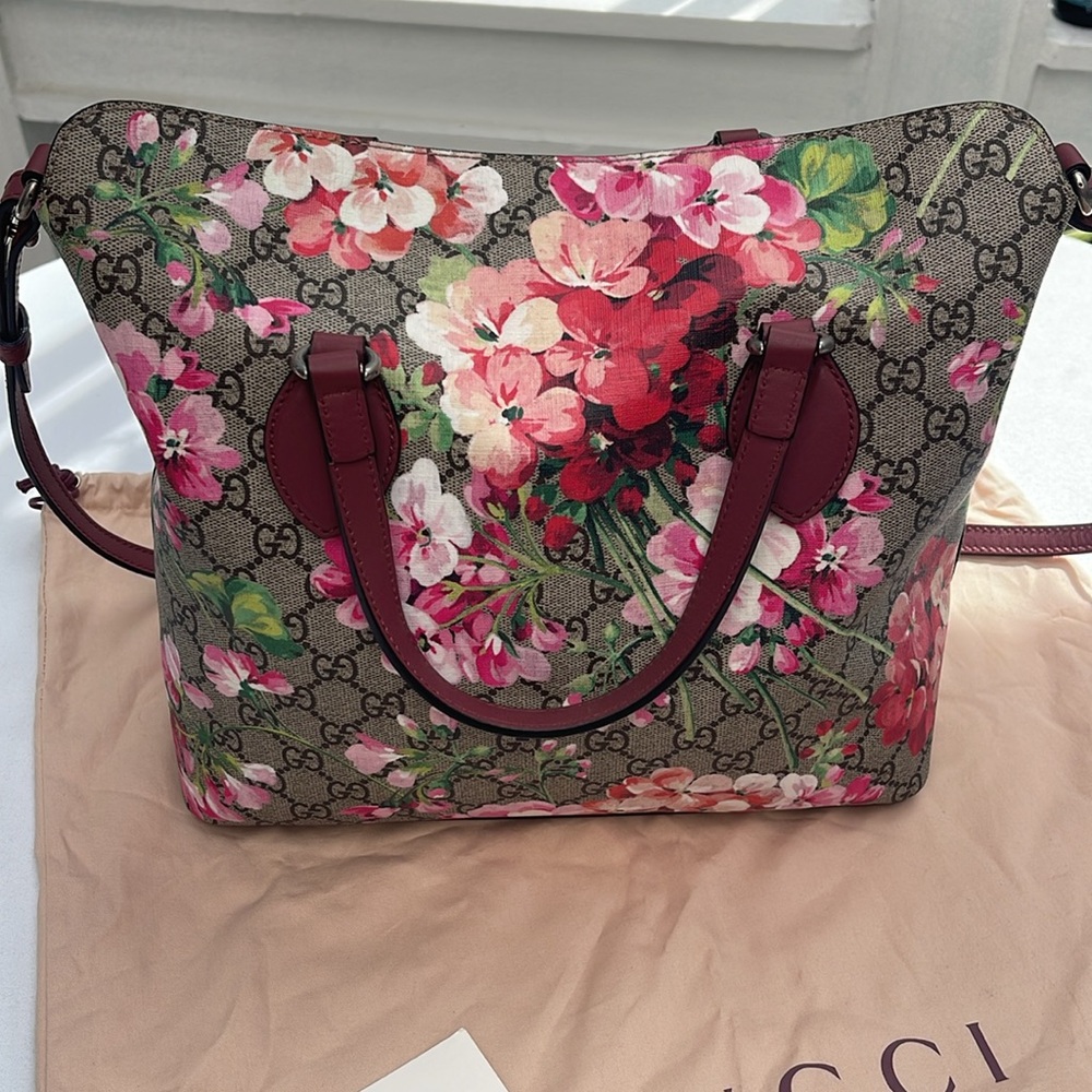 Authentic Gucci GG Supreme Monogram Bloom Linea A Fold-over Tote Crossbo… - Picture 4 of 16